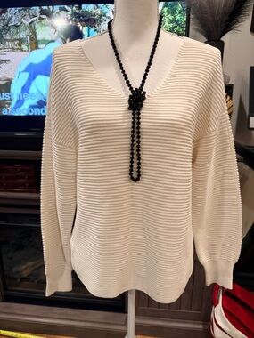 Tommy Bahama Cream Ribbed V-Neck Sweater